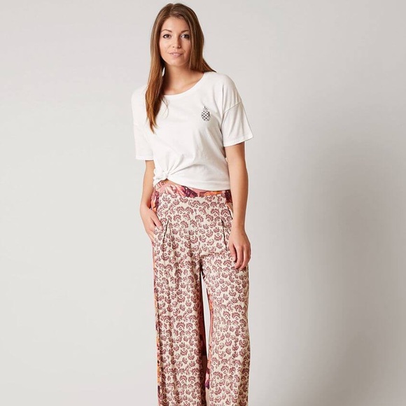 Amuse Society: off the shoulder tee - Picture 7 of 7